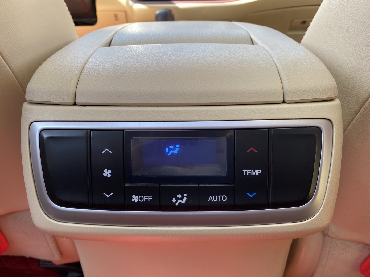 丰田 汉兰达  2017款 2.0T 四驱至尊版 7座图片