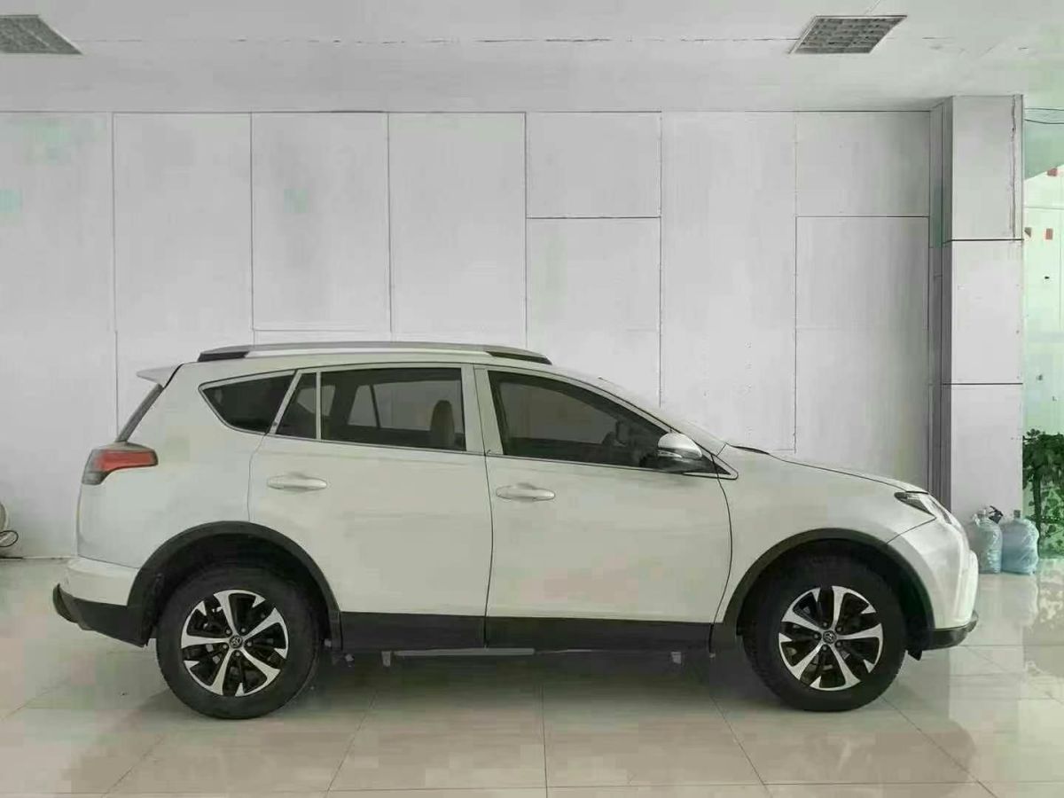 豐田 RAV4 圖片