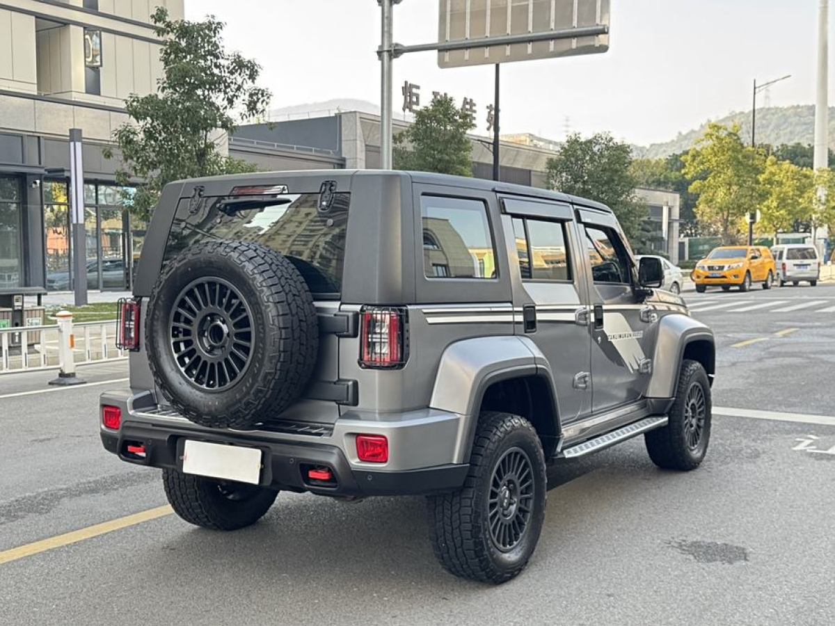 北京 BJ40  2023款 2.0T 自動四驅(qū)環(huán)塔冠軍版圖片