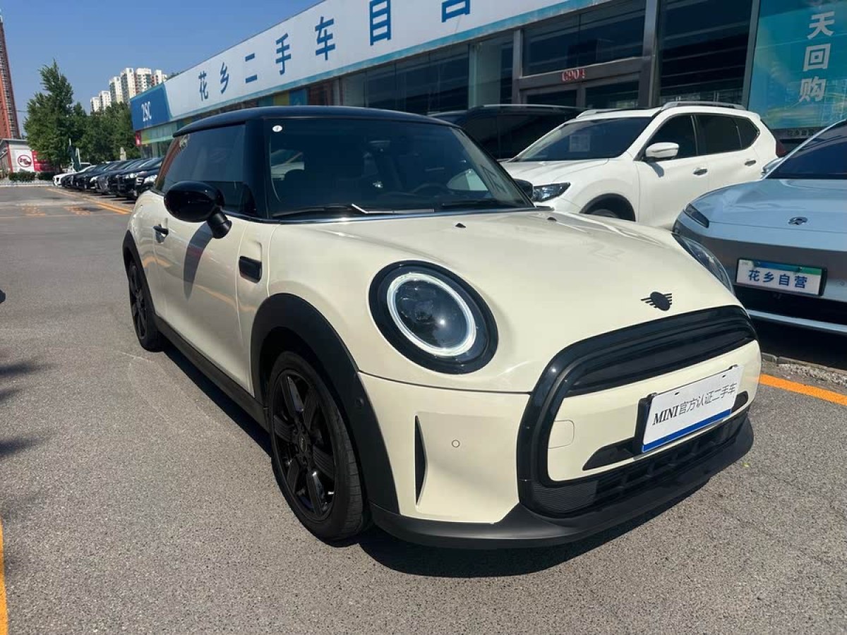 MINI MINI  2022款 改款 1.5T COOPER 藝術(shù)家圖片