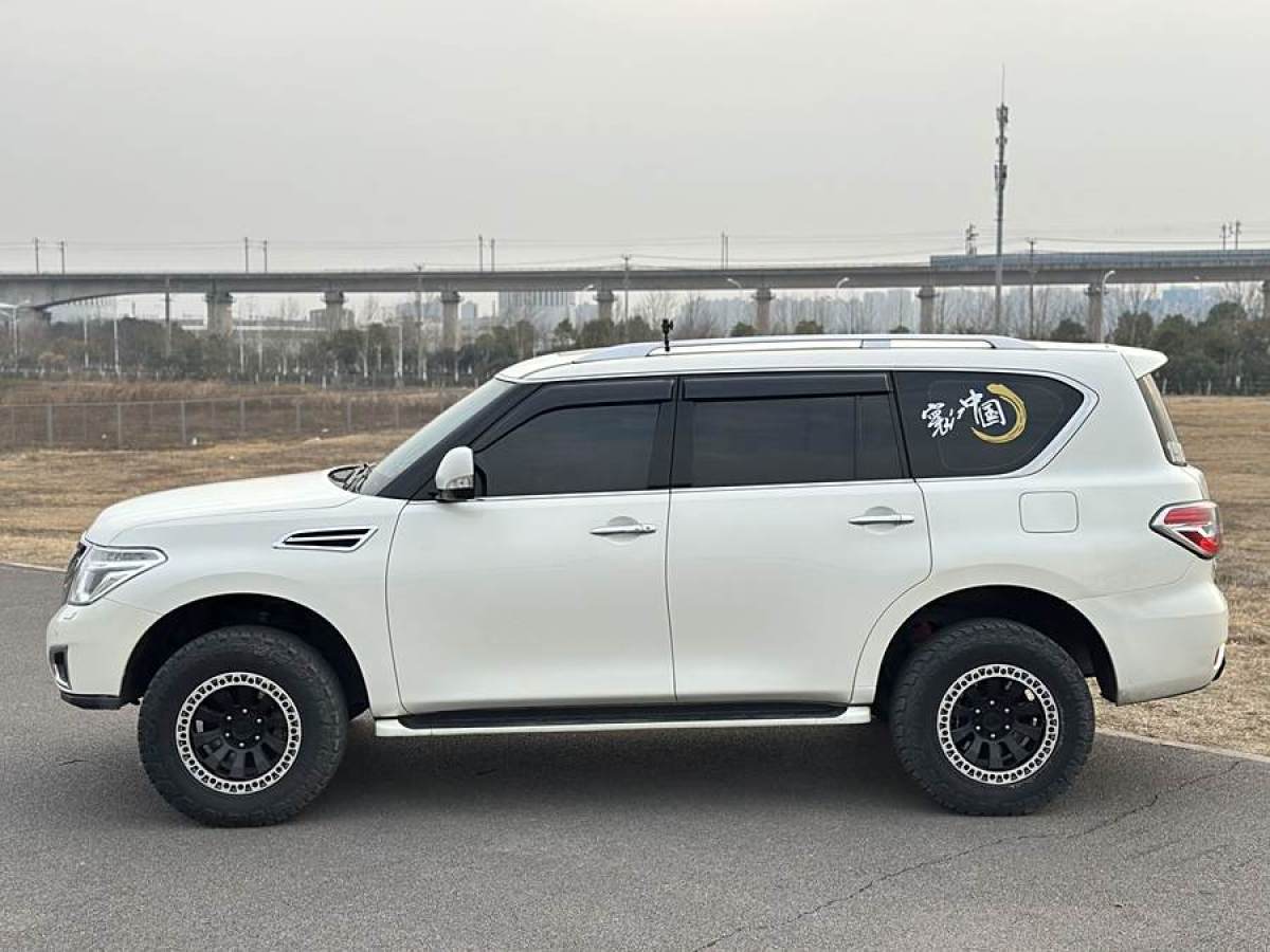 日產(chǎn) 途樂(lè)  2018款 4.0L 鉑金型圖片