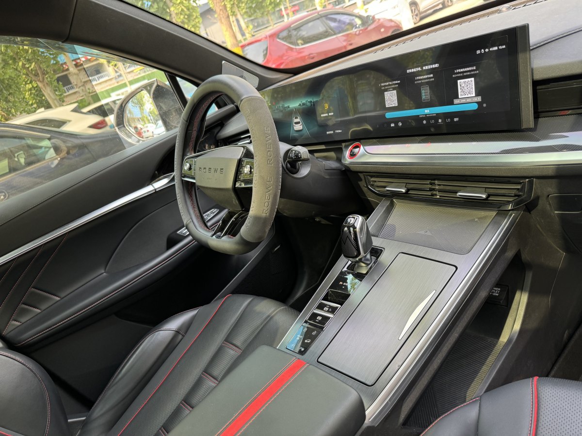 荣威 RX5 MAX  2021款 Supreme系列 400TGI 自动智能座舱尊荣版图片
