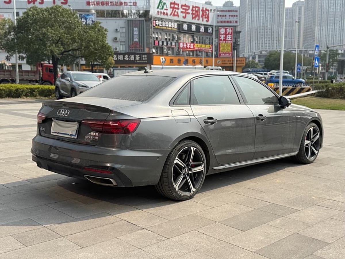 奧迪 奧迪A4L  2022款 45 TFSI quattro 臻選動(dòng)感型圖片