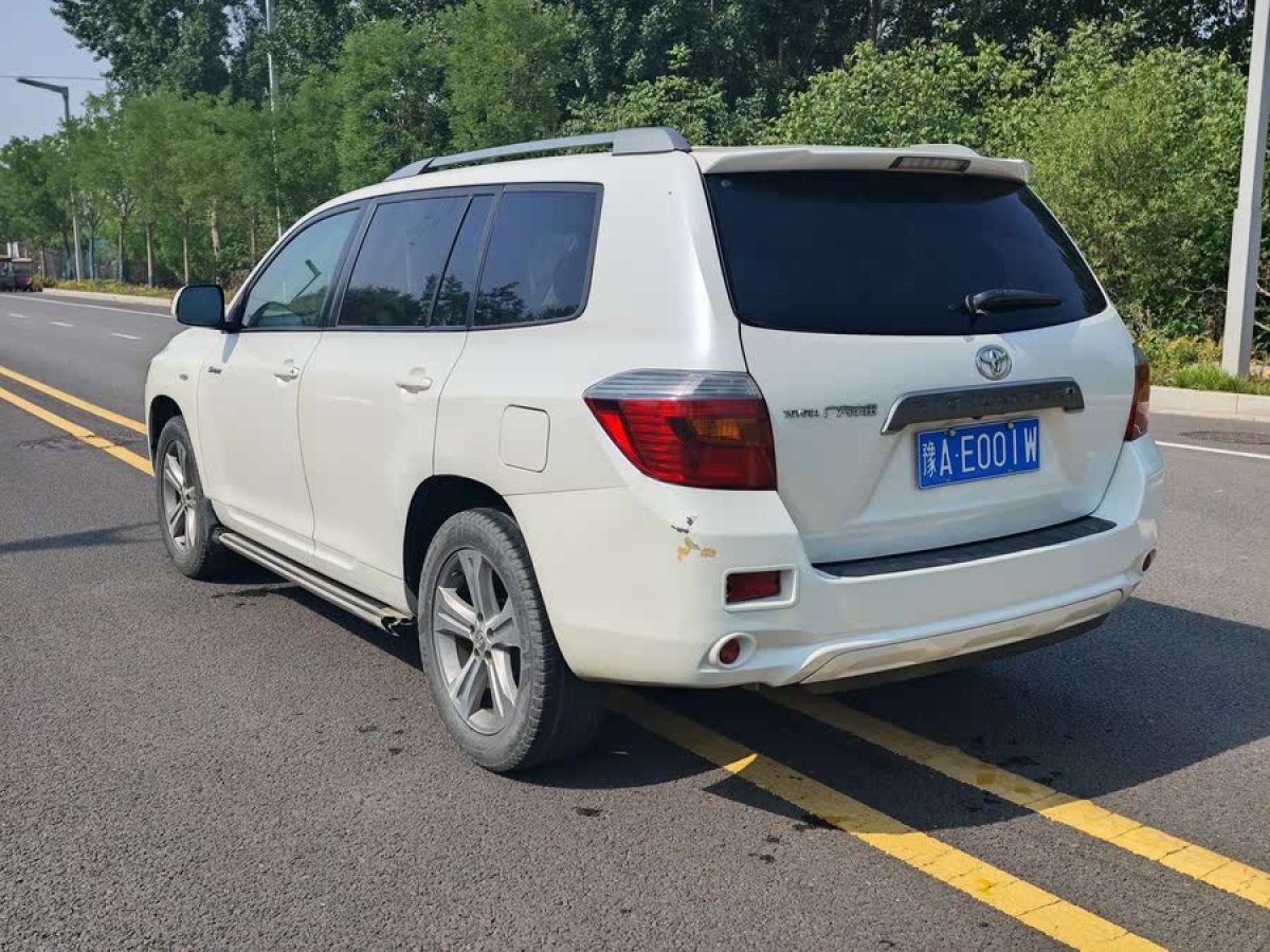 豐田 漢蘭達(dá)  2011款 2.7L 兩驅(qū)7座豪華版圖片