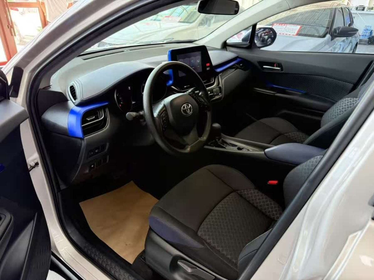 豐田 C-HR  2021款 2.0L 舒適版圖片