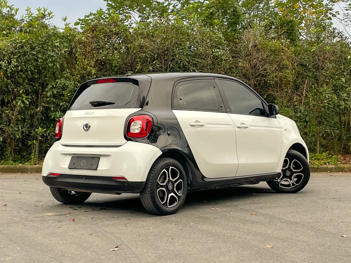 smart forfour  2016款 0.9T 66千瓦先鋒版圖片