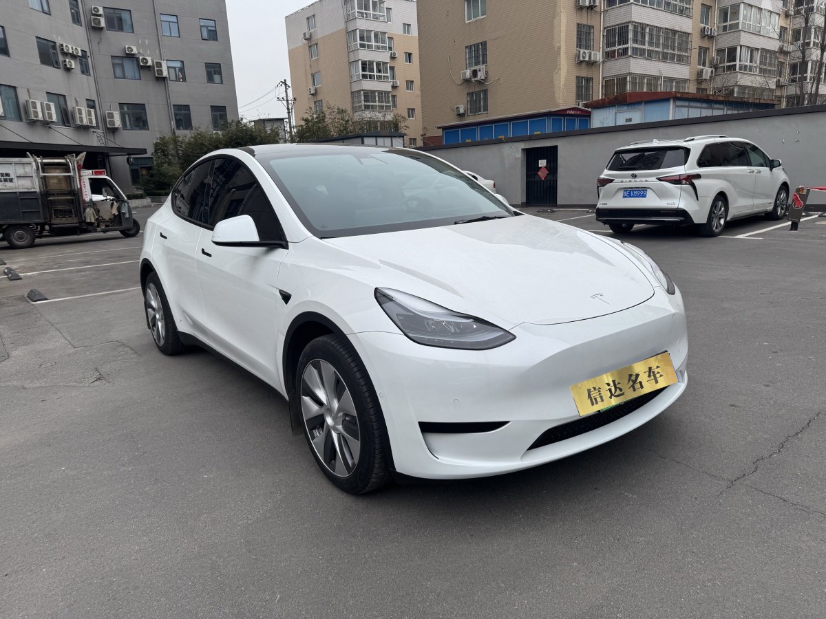 特斯拉 Model 3  2022款 后輪驅(qū)動版圖片