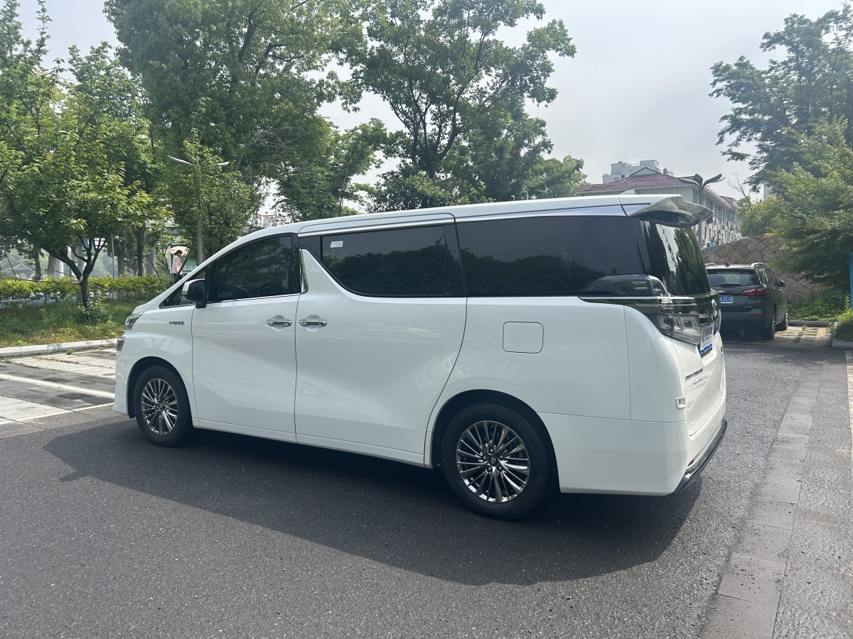 丰田 威尔法  2021款 皇冠 双擎 2.5L HV尊贵版图片