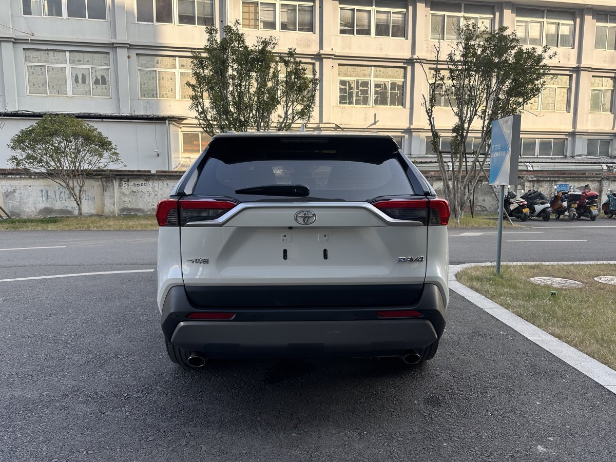 豐田 RAV4  2019款 榮放 2.0L CVT兩驅(qū)先鋒版圖片