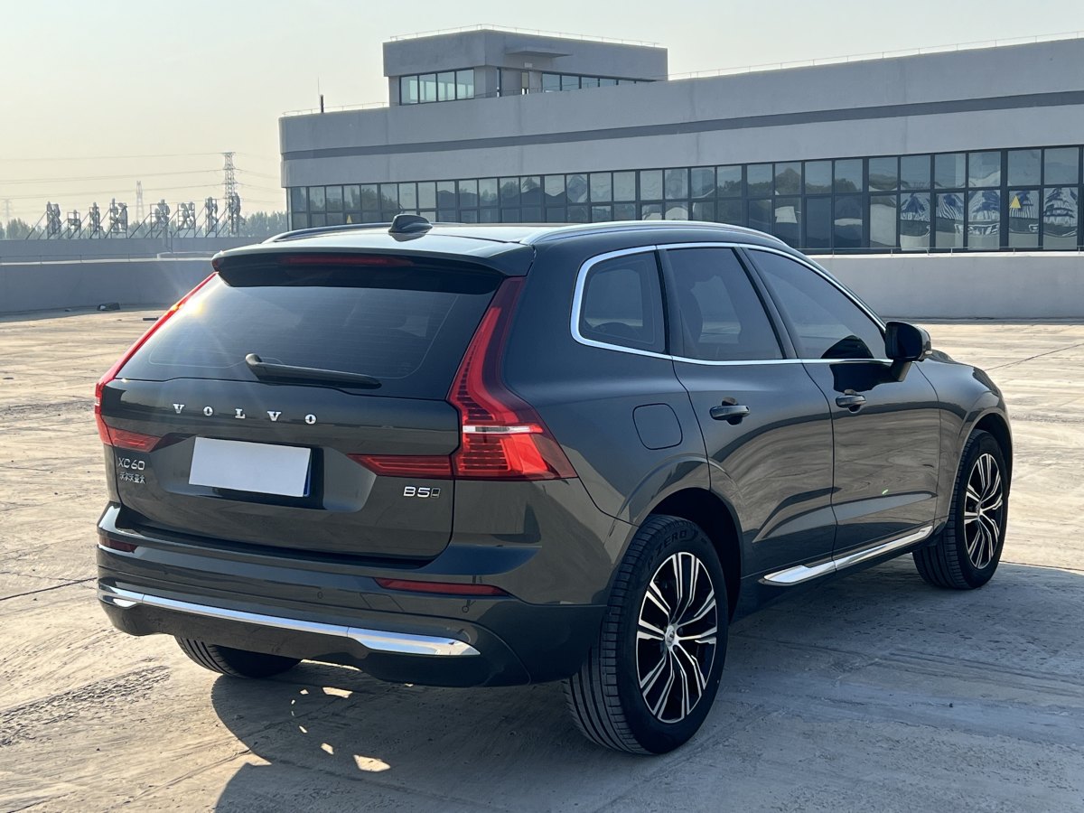 沃爾沃 XC60  2022款 B5 四驅(qū)智遠(yuǎn)豪華版圖片