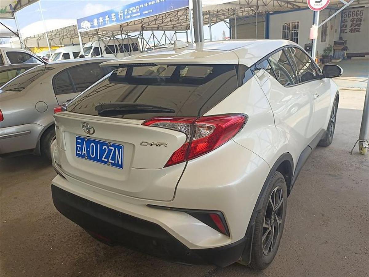 豐田 C-HR  2020款 2.0L 領(lǐng)先版圖片