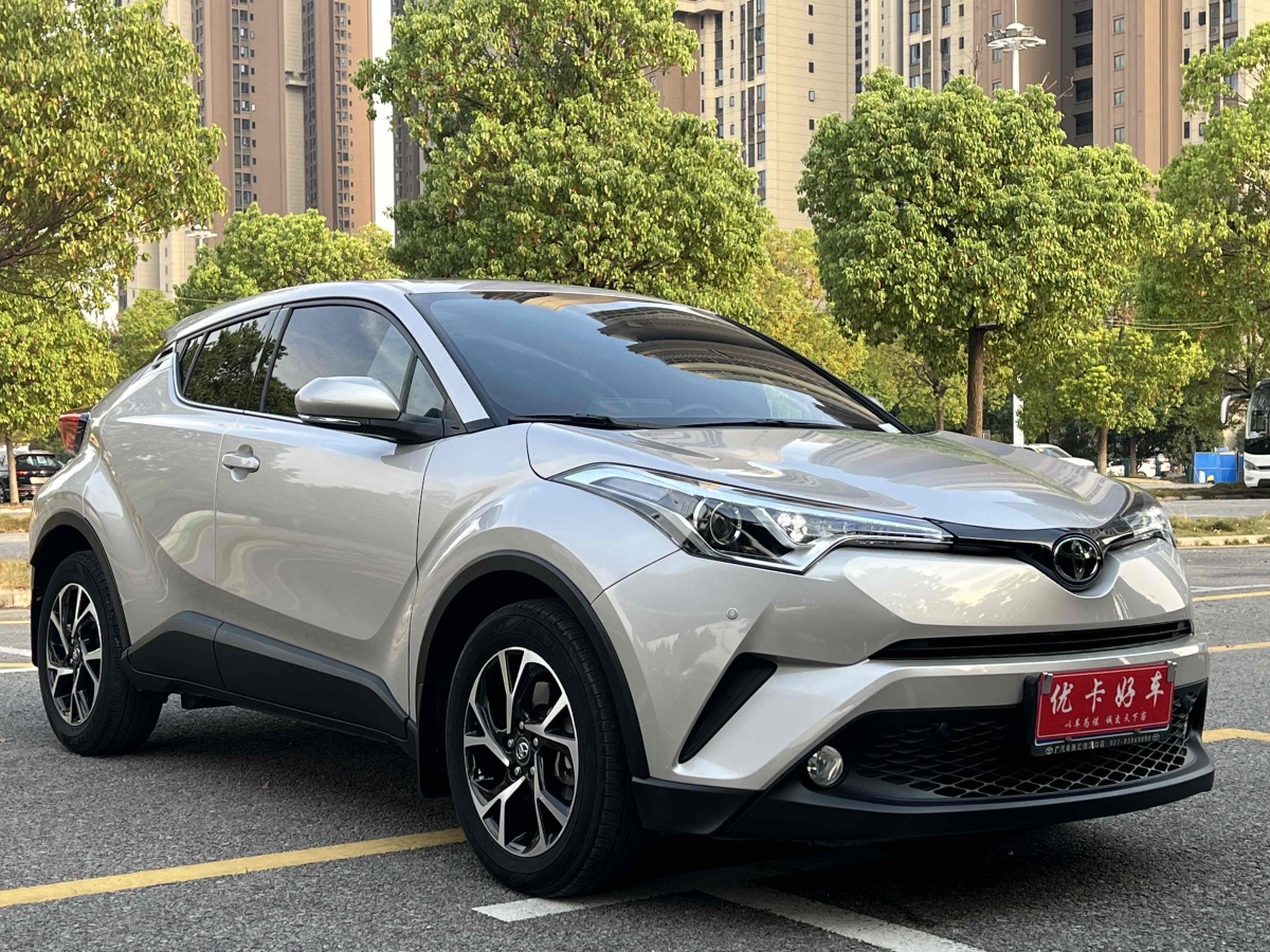 豐田 C-HR  2020款 2.0L 領(lǐng)先版圖片