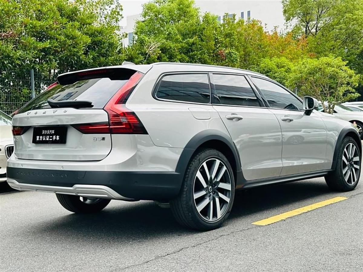 2023年8月沃爾沃 V90  2023款 Cross Country B5 AWD 智尊版