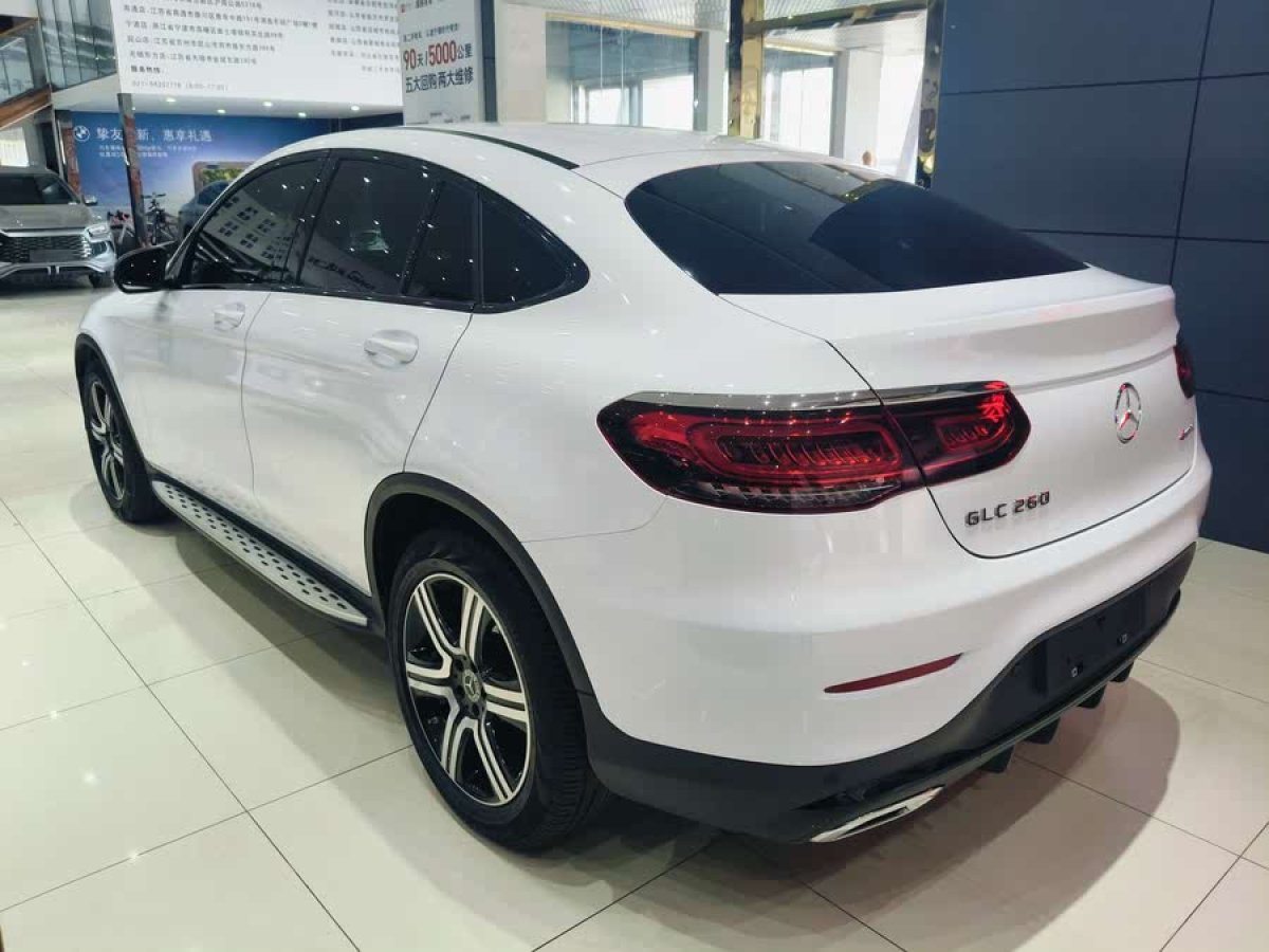 奔馳 奔馳GLC  2022款 改款 GLC 260 4MATIC 轎跑SUV圖片