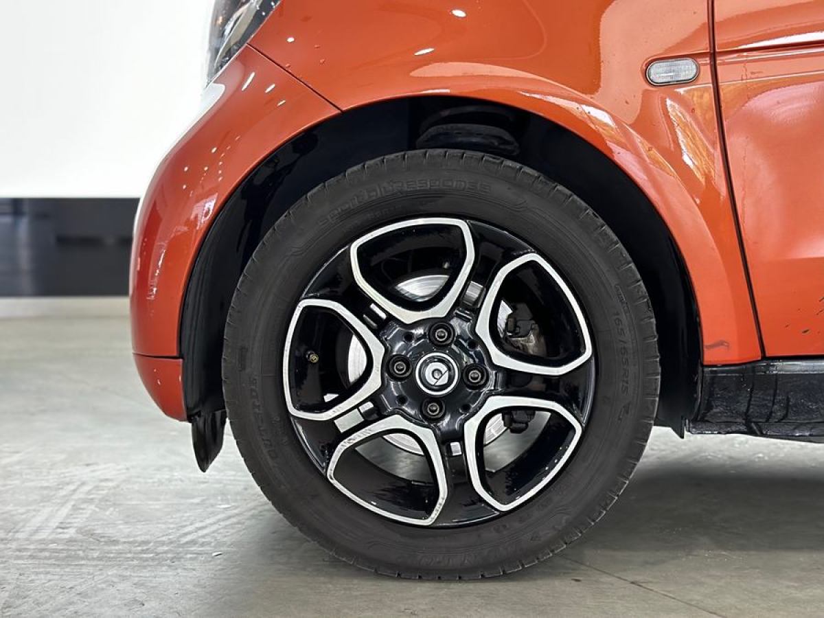 smart fortwo  2019款 0.9T 66千瓦硬頂風(fēng)擎版 國VI圖片