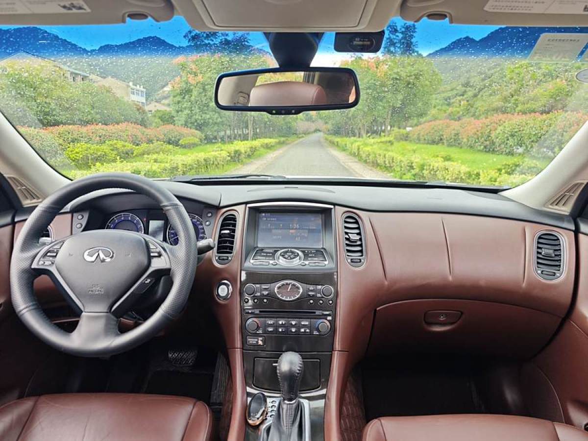 2014年3月英菲尼迪 QX50  2013款 2.5L 兩驅(qū)優(yōu)雅版