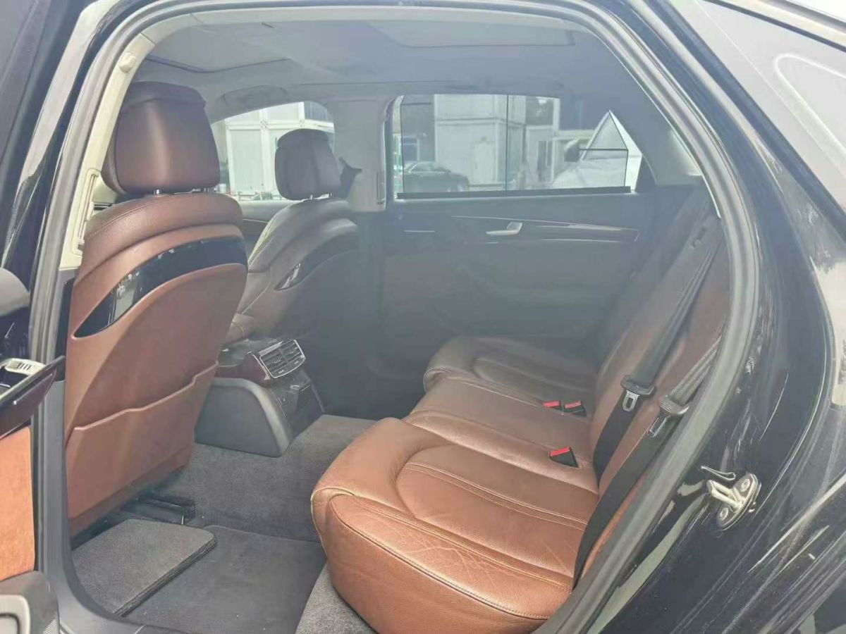 奧迪 奧迪A8  2011款 A8L W12 6.3 FSI quattro圖片