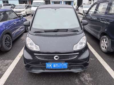 2014年01月 smart fortwo 1.0 MHD 新年特別版圖片