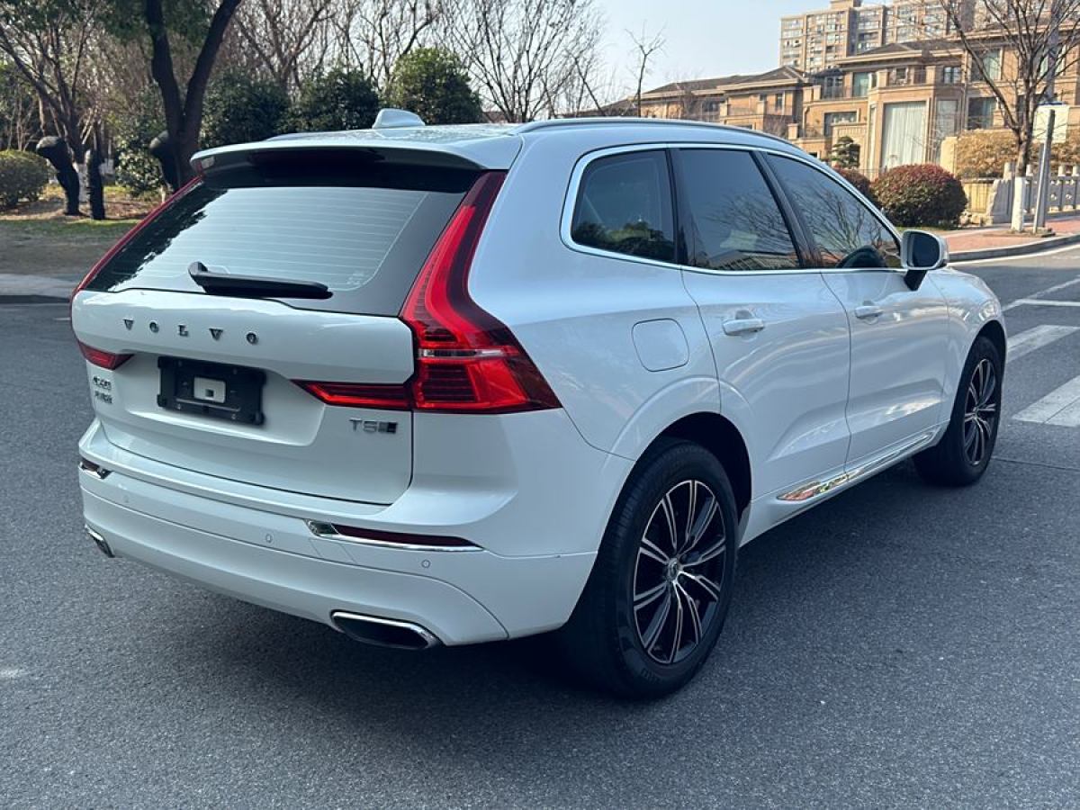 沃爾沃 XC60  2020款 T5 四驅(qū)智遠(yuǎn)豪華版圖片