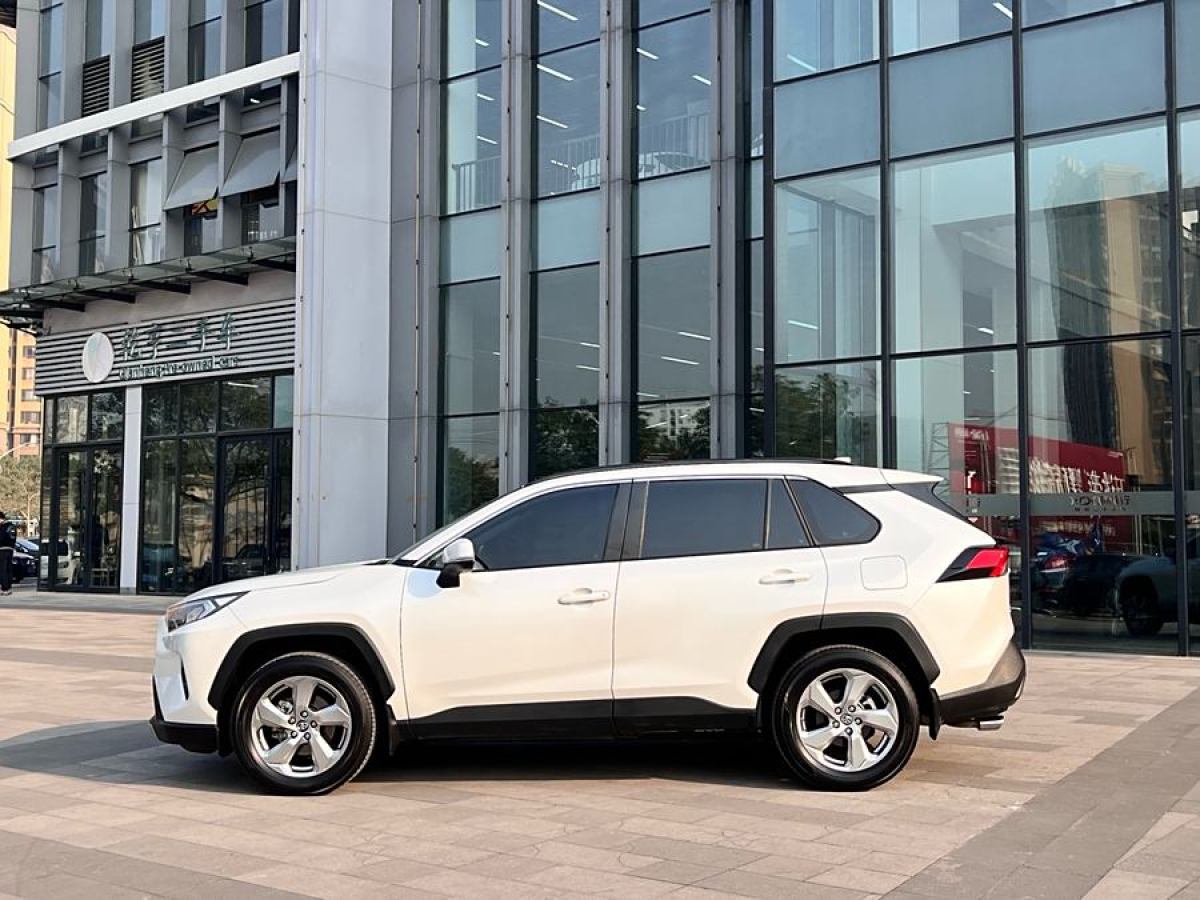 豐田 RAV4榮放  2021款 2.0L CVT兩驅(qū)風(fēng)尚版圖片