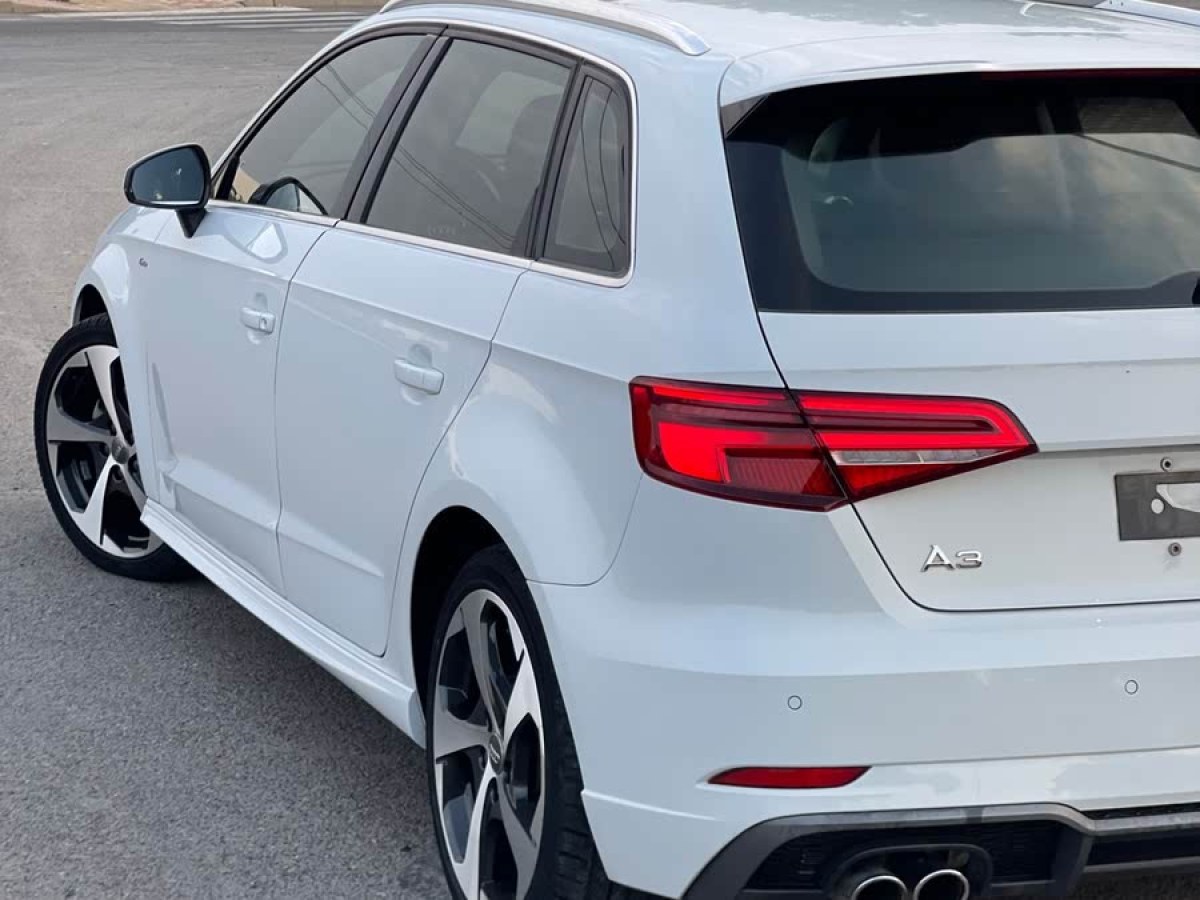 奧迪 奧迪A3  2017款 Sportback 35 TFSI 運(yùn)動(dòng)型圖片