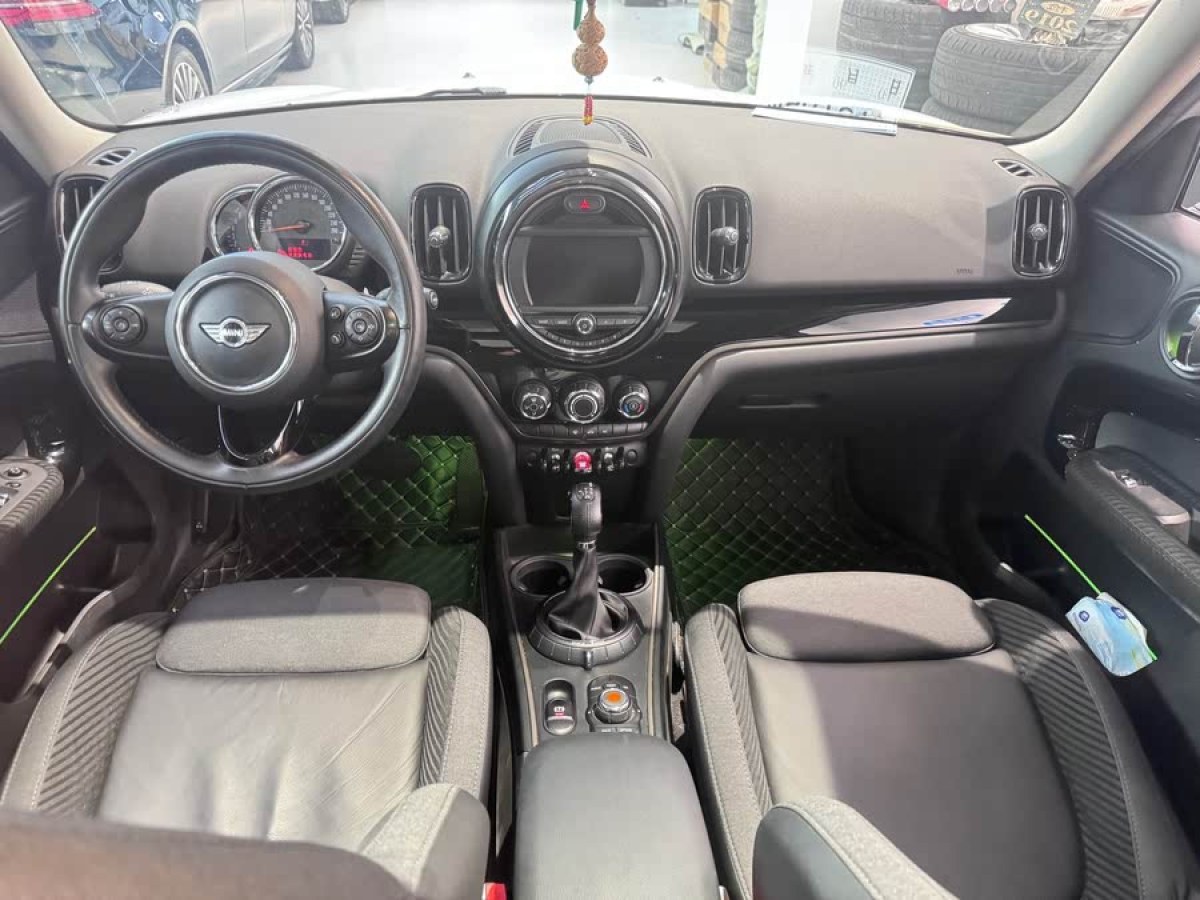 MINI COUNTRYMAN  2018款 1.5T COOPER ALL4 經(jīng)典派圖片