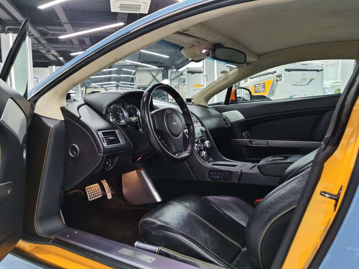 阿斯顿·马丁 V8 Vantage  2011款 4.7L Sportshift Coupe图片
