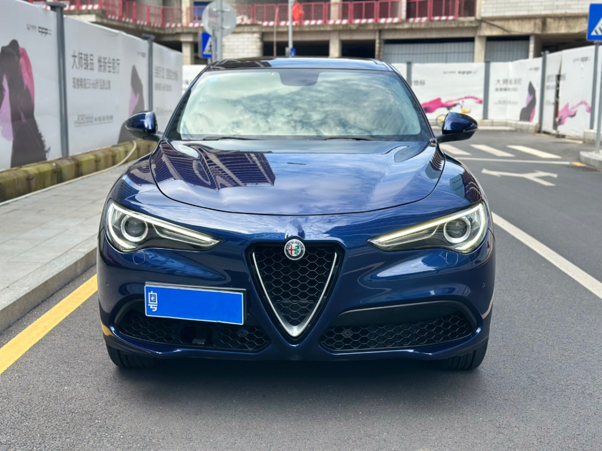 阿尔法·罗密欧 Stelvio  2017款 2.0T 200HP 精英版图片