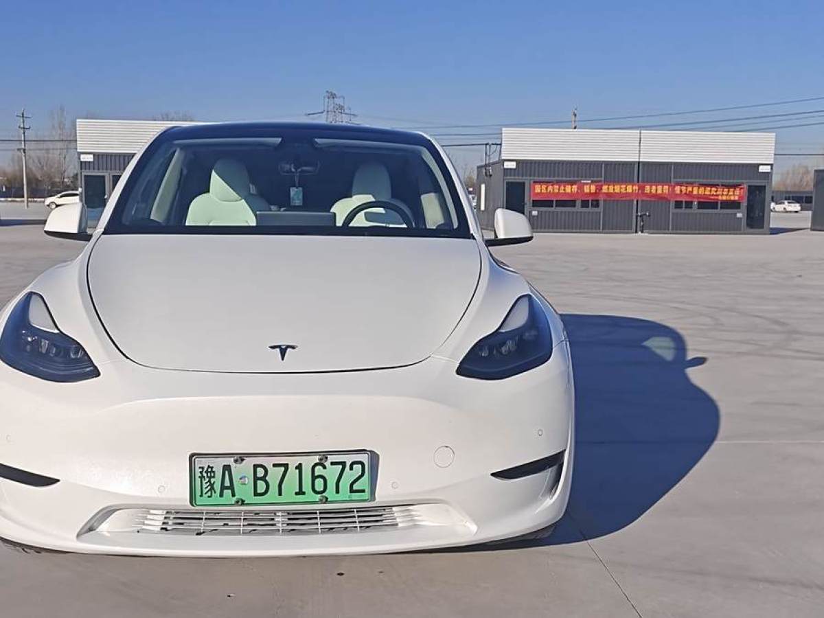 特斯拉 Model 3  2022款 后輪驅(qū)動版圖片