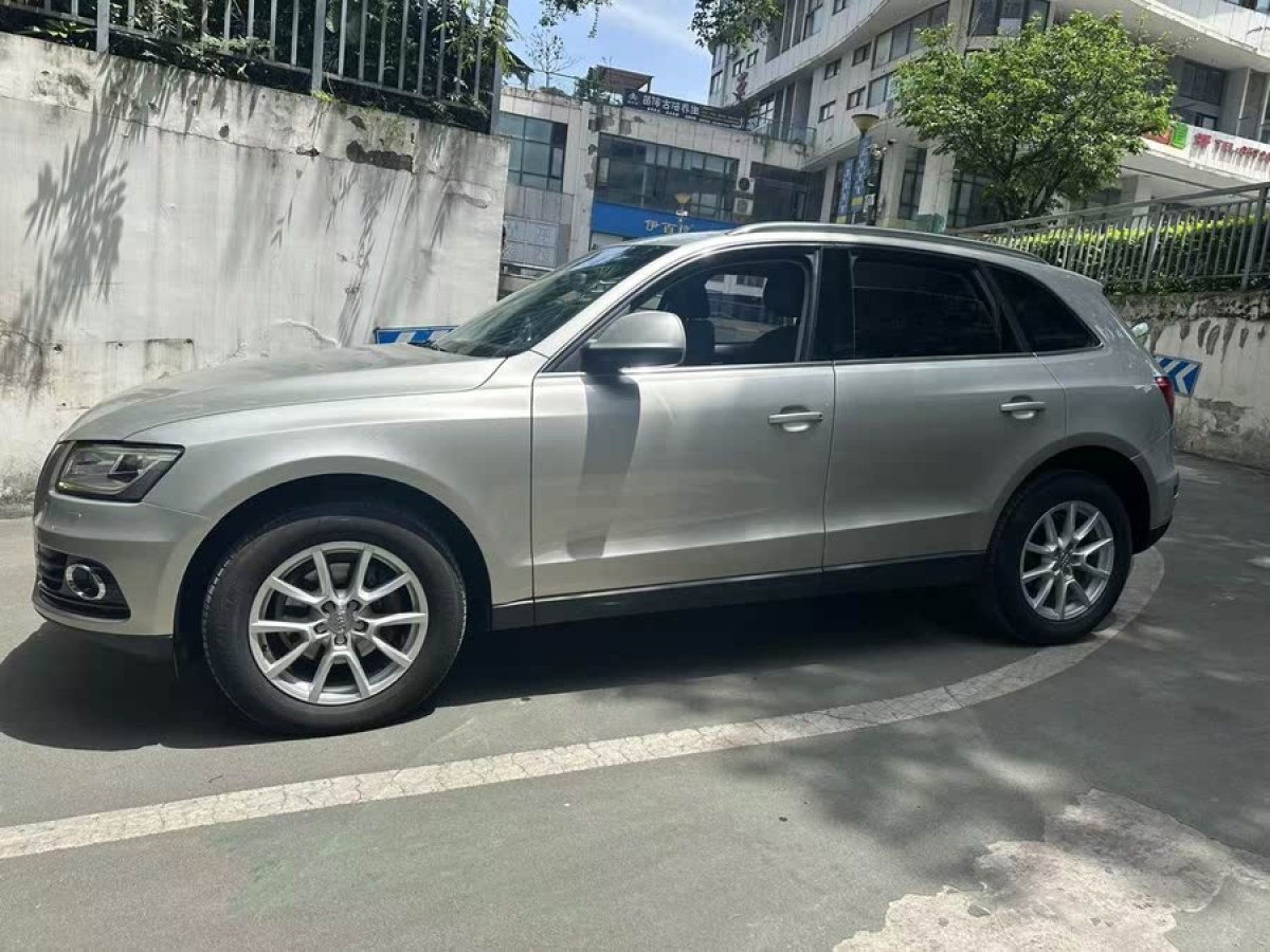 奧迪 奧迪Q5  2015款 40 TFSI 進(jìn)取型圖片