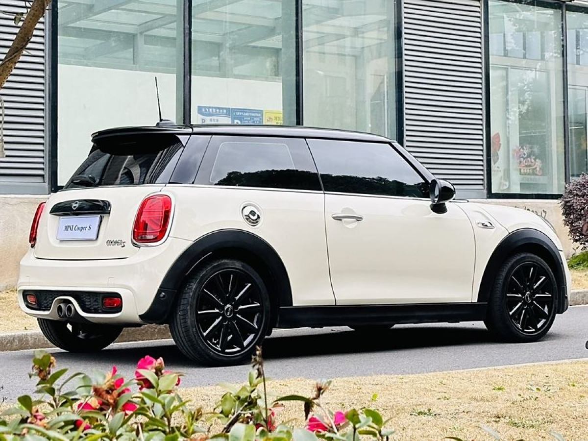 MINI MINI  2019款 2.0T COOPER S 經(jīng)典派圖片