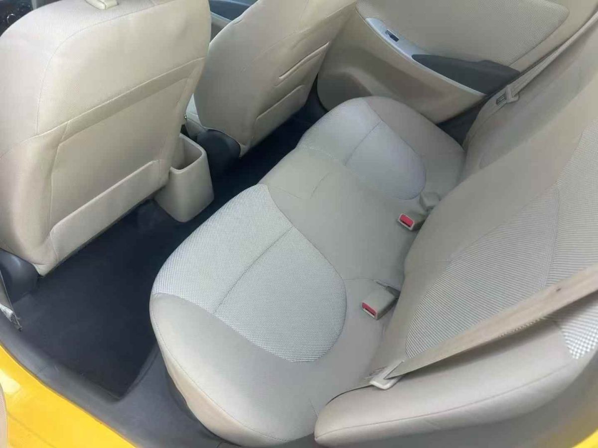 現(xiàn)代 朗動  2013款 1.6L 自動領(lǐng)先型圖片