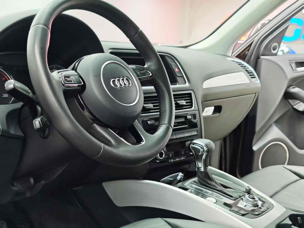 奧迪 奧迪Q5  2013款 45 TFSI quattro 運(yùn)動(dòng)型圖片