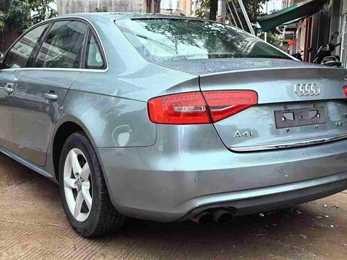 2013年4月奧迪 奧迪A4L  2013款 35 TFSI 自動標準型