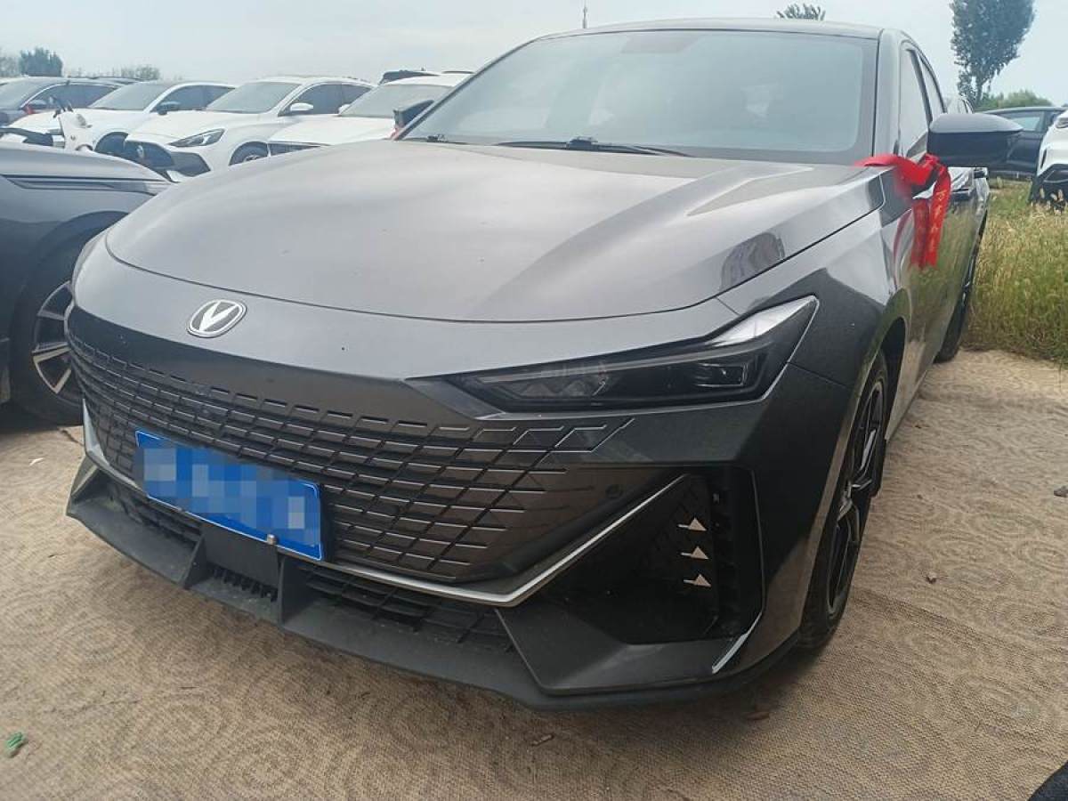 長(zhǎng)安 長(zhǎng)安UNI-V  2022款 1.5T 尊貴型圖片