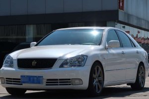 皇冠 豐田 2.5L Royal 導(dǎo)航版