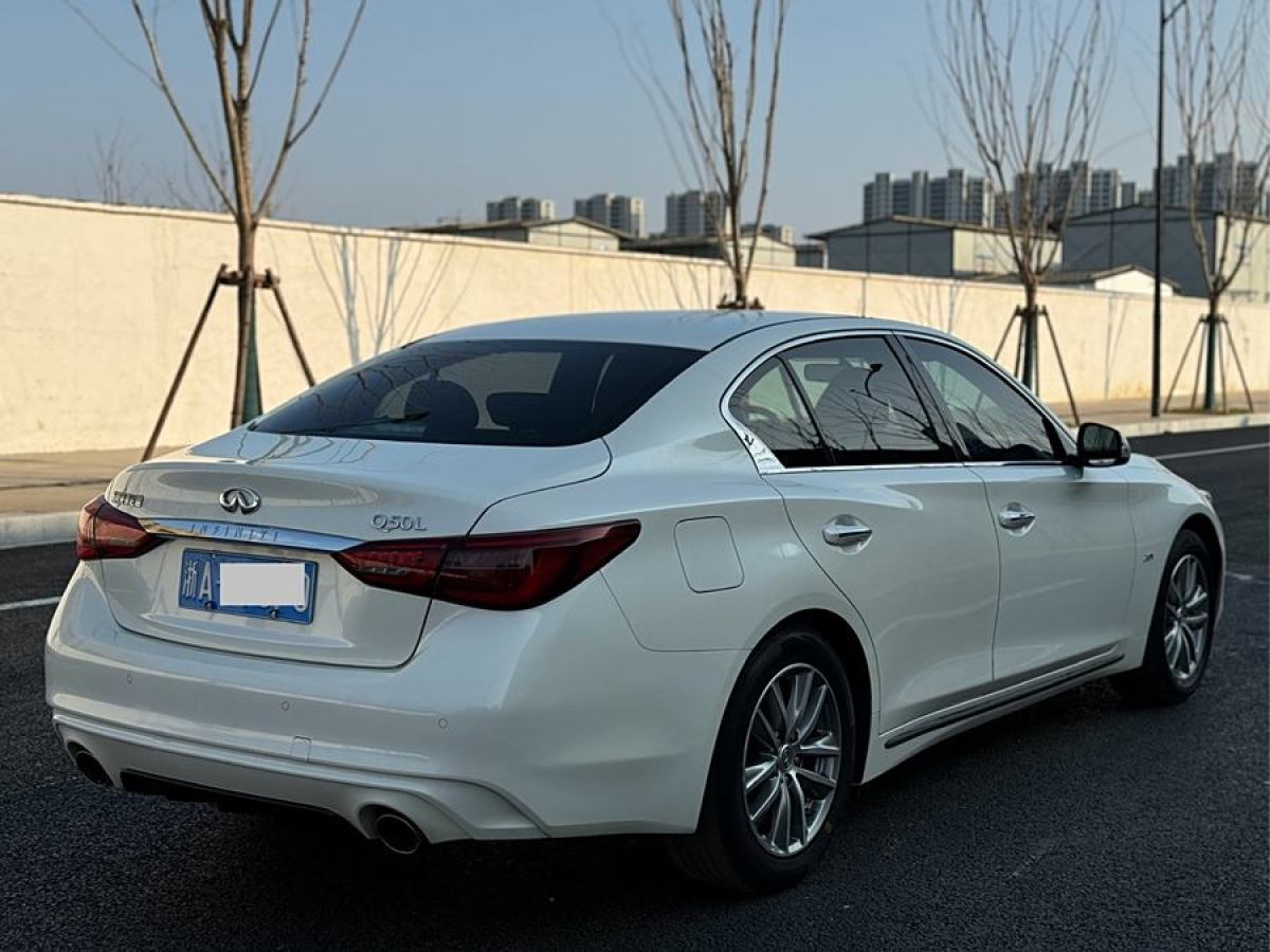 英菲尼迪 Q50L  2022款 2.0T 逸享版圖片