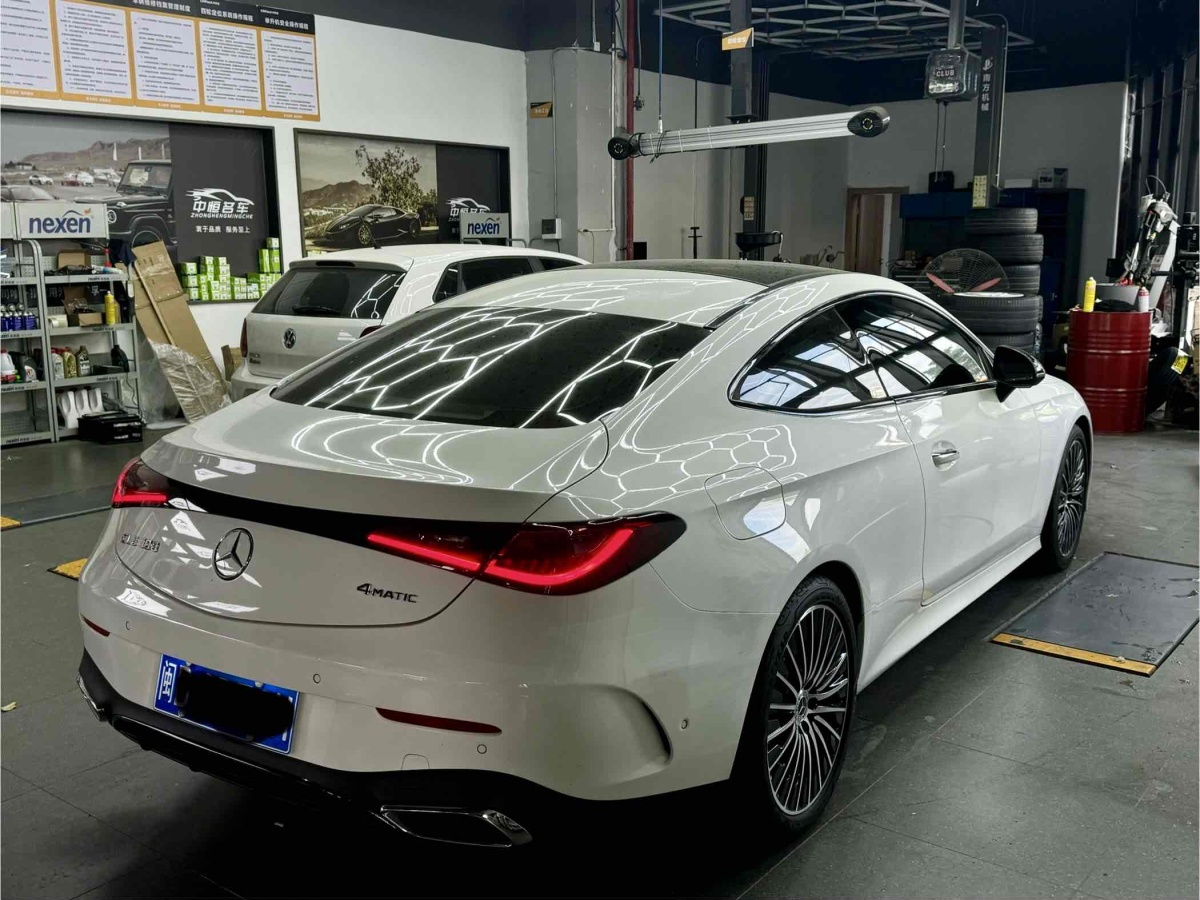 奔馳 奔馳CLE  2024款 CLE 300 4MATIC 動感型轎跑車圖片