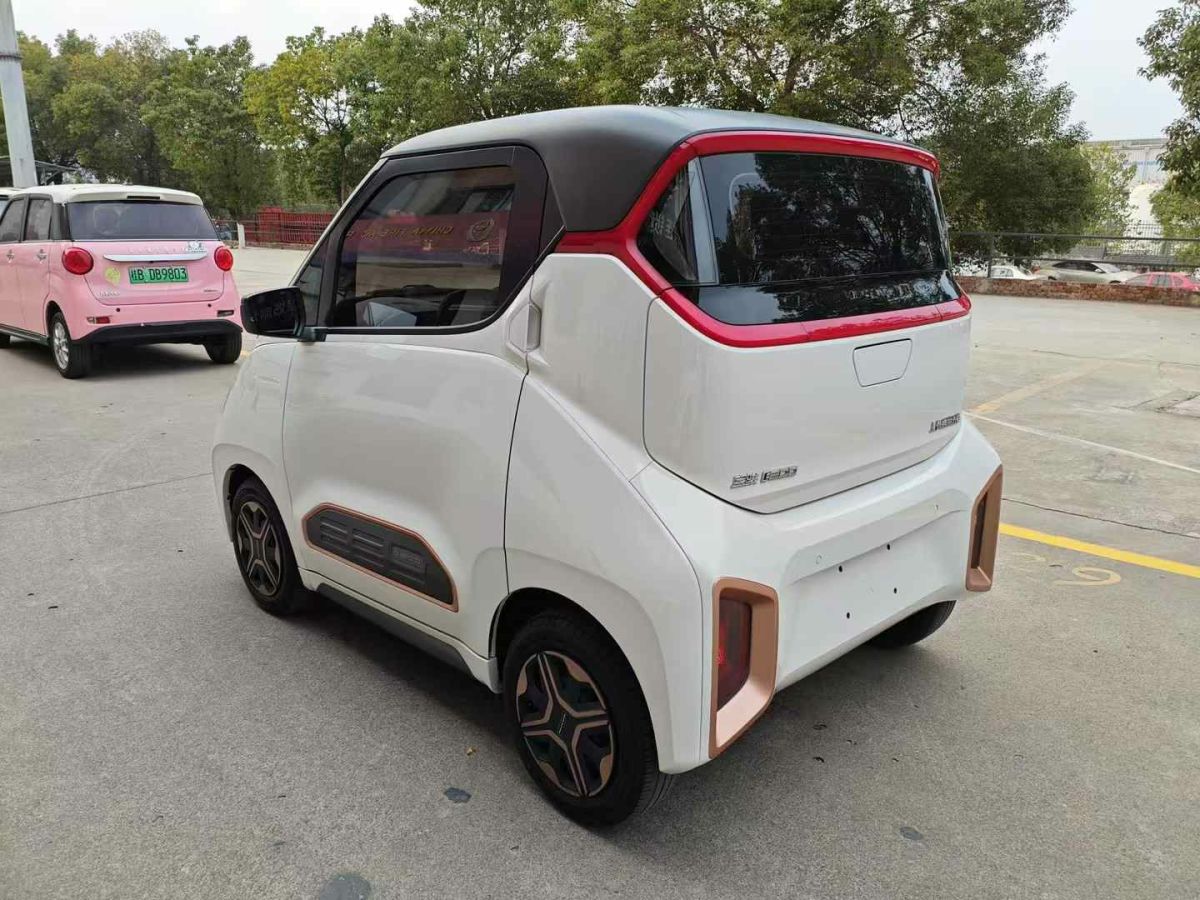 寶駿 E200 圖片