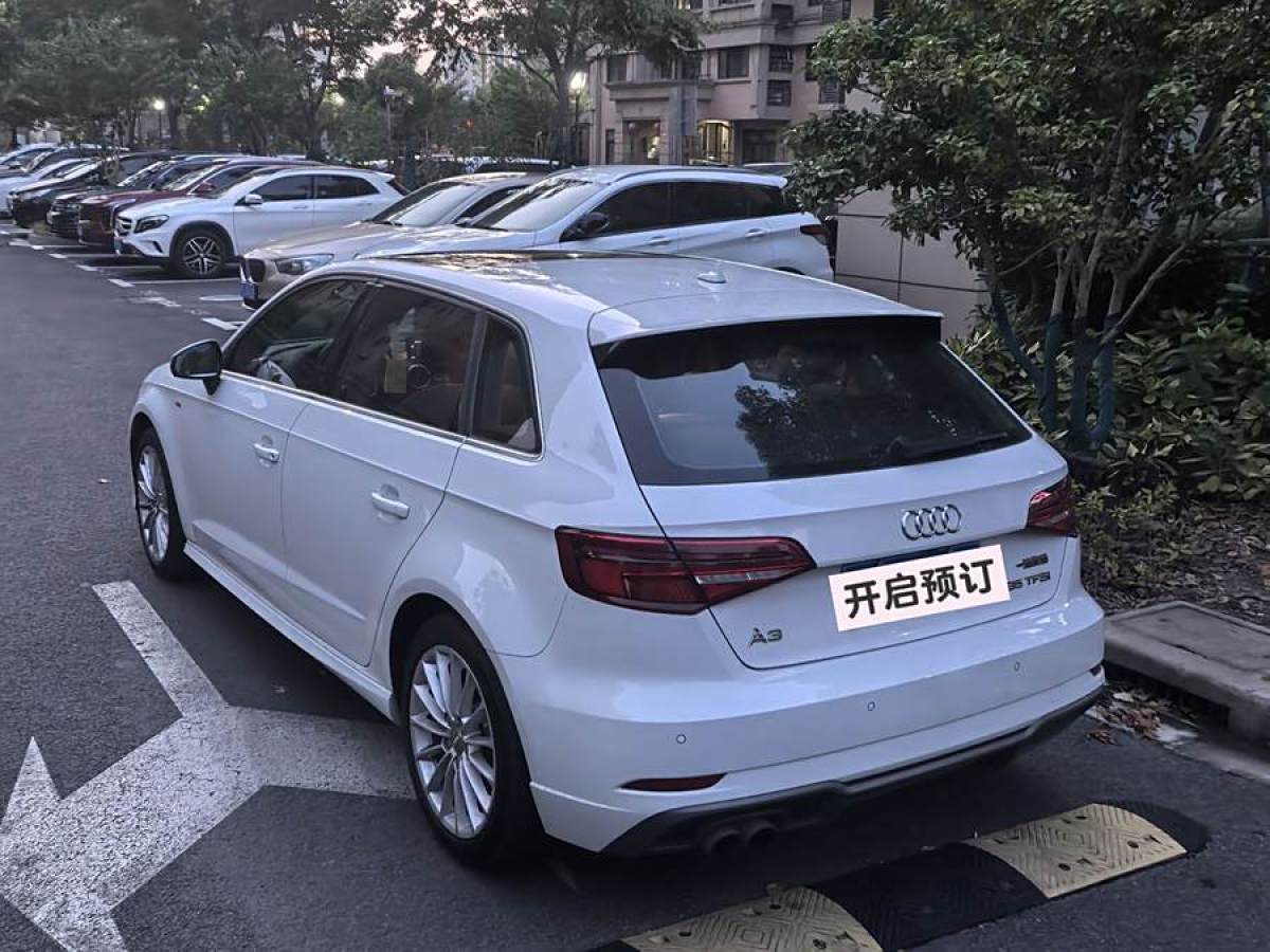 奧迪 奧迪A3  2018款 30周年年型 Sportback 35 TFSI 時(shí)尚型圖片