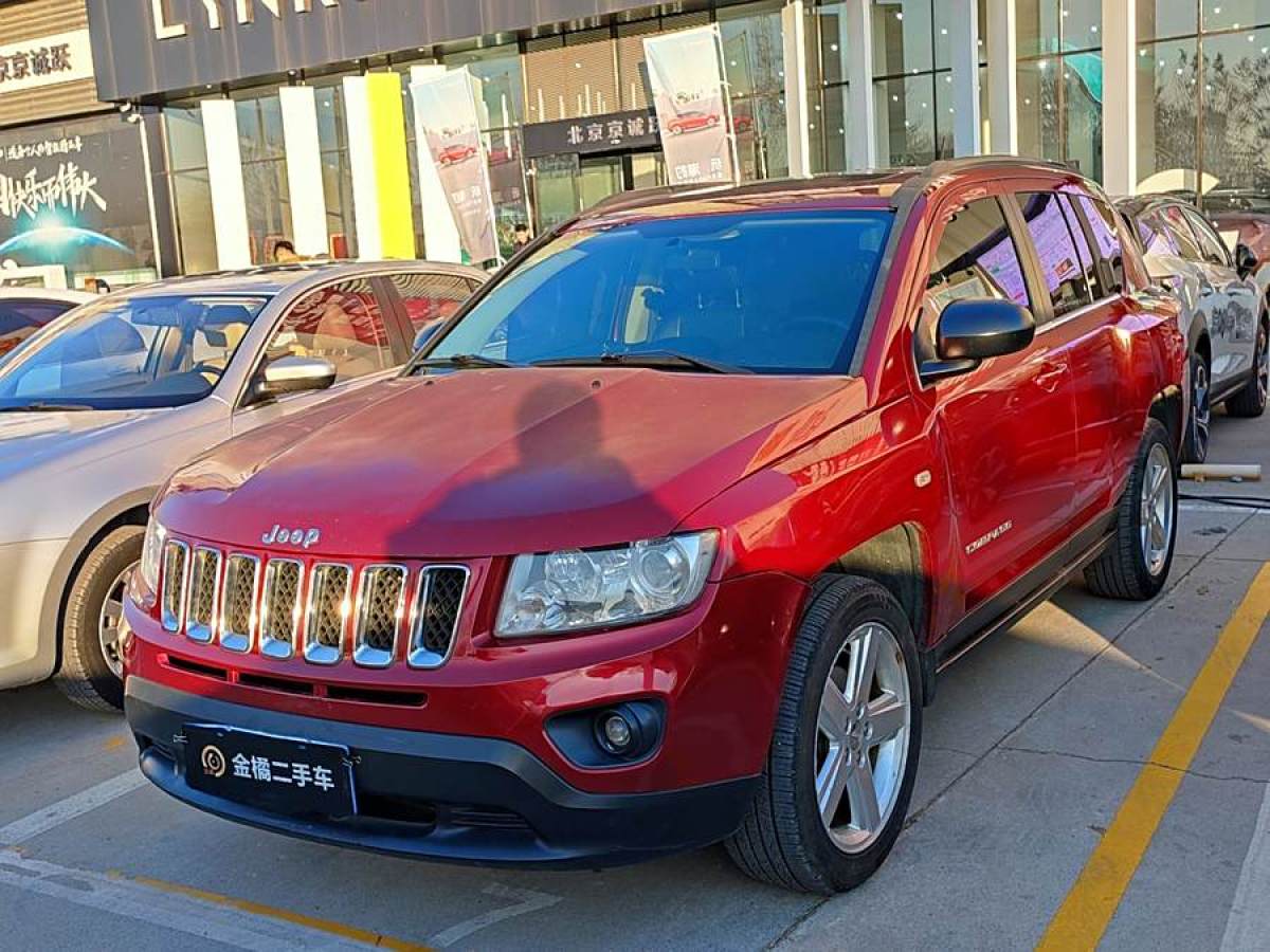 Jeep 指南者  2012款 2.4L 四驅(qū)豪華版圖片