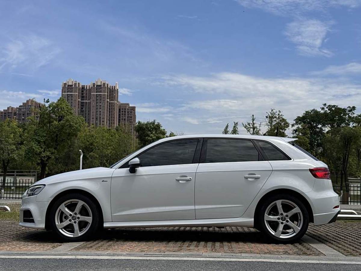 奧迪 奧迪A3  2019款 Sportback 35 TFSI 時(shí)尚型 國(guó)VI圖片