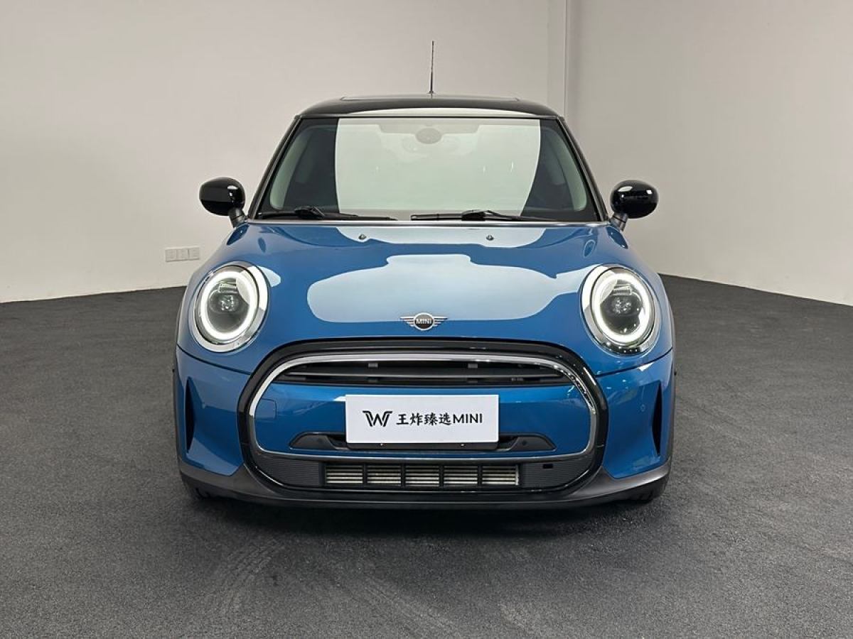 MINI MINI  2022款 改款 1.5T COOPER 經(jīng)典派圖片