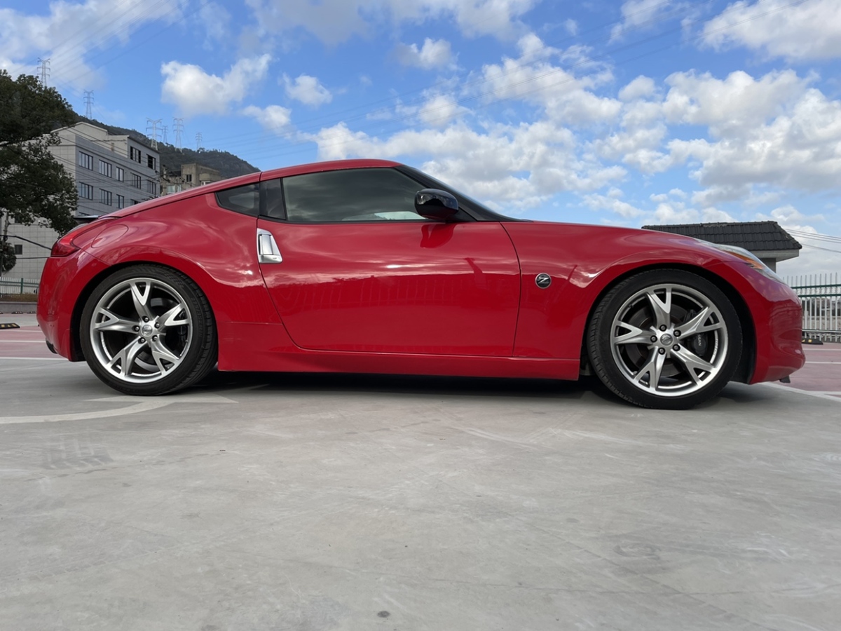 2011年7月日產(chǎn) 370Z  2013款 3.7L Coupe