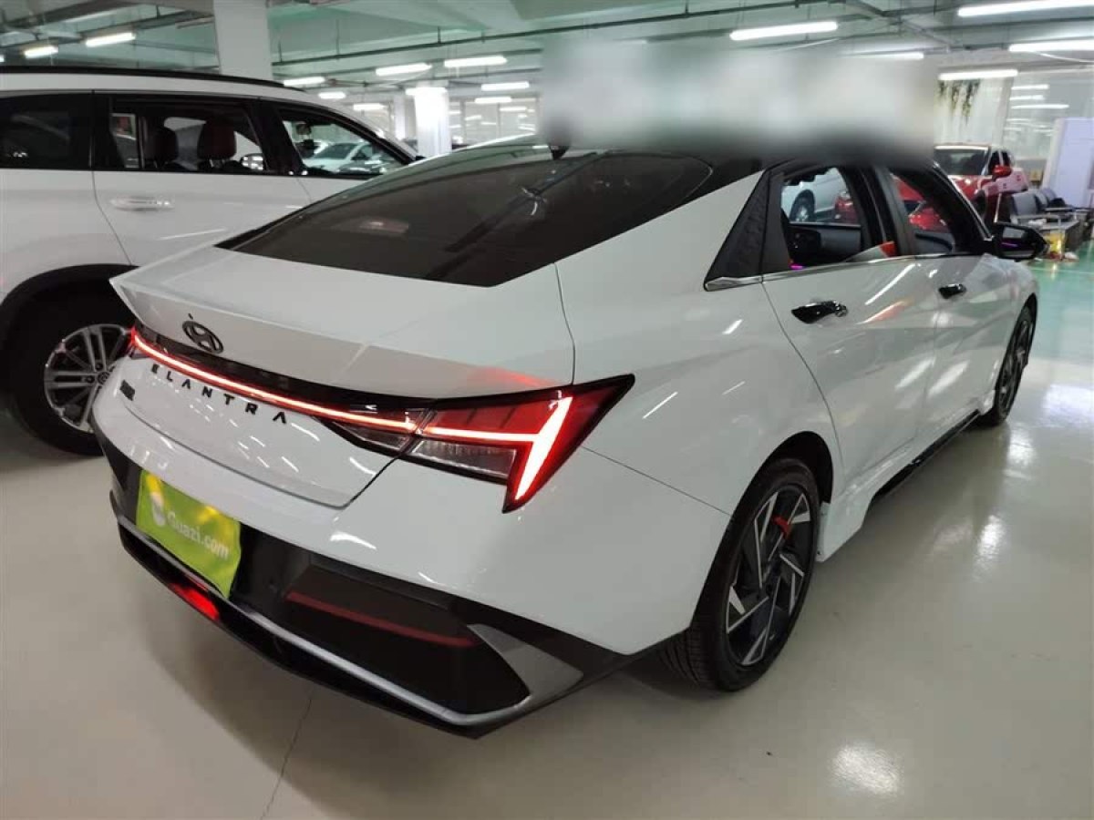 現(xiàn)代 伊蘭特  2023款 1.5L CVT LUX尊貴版圖片
