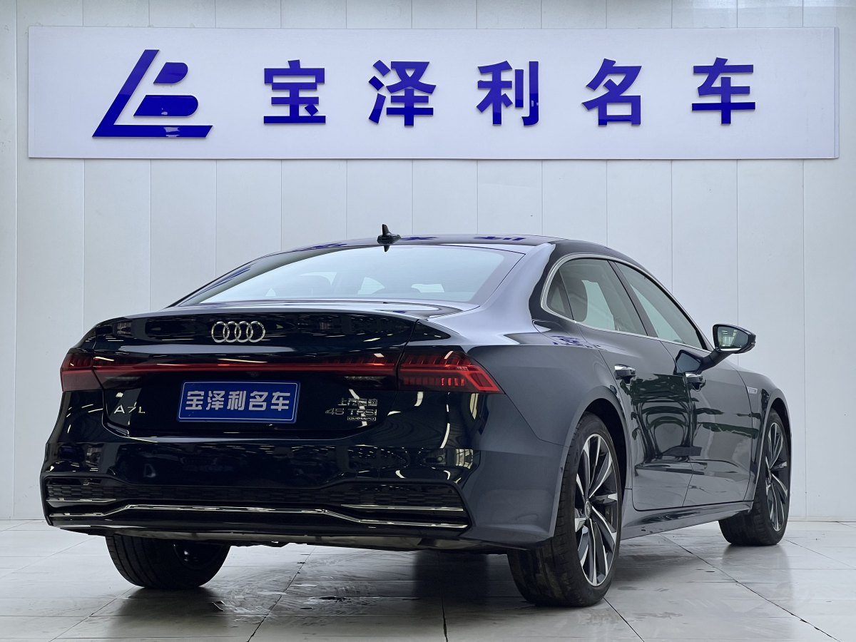 奧迪 奧迪A7L  2024款 45TFSI quattro S-line 見遠(yuǎn)型 流晶套裝圖片