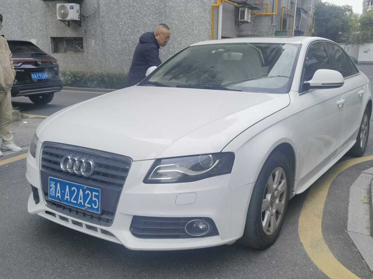 奧迪 奧迪A4L  2011款 2.0 TFSI 標(biāo)準(zhǔn)型圖片