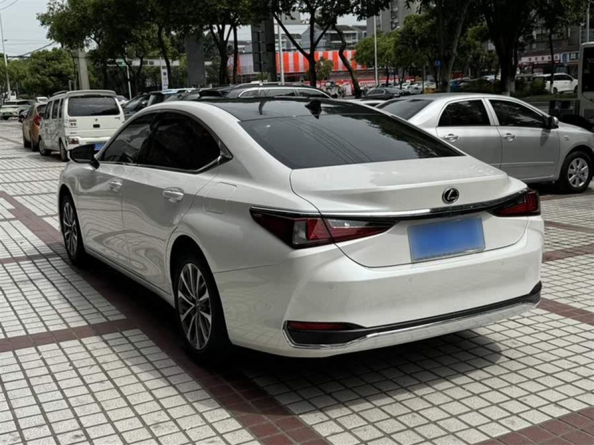 雷克薩斯 ES  2022款 200 卓越版圖片