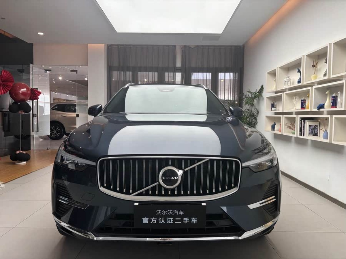 沃爾沃 XC60  2023款 B5 四驅(qū)智遠(yuǎn)豪華版圖片