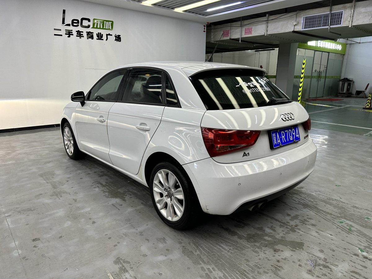 奧迪 奧迪A1  2014款 30 TFSI Sportback時(shí)尚型圖片